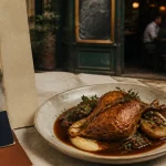 Photo bistronomique : assiette de bistrot et table de saison